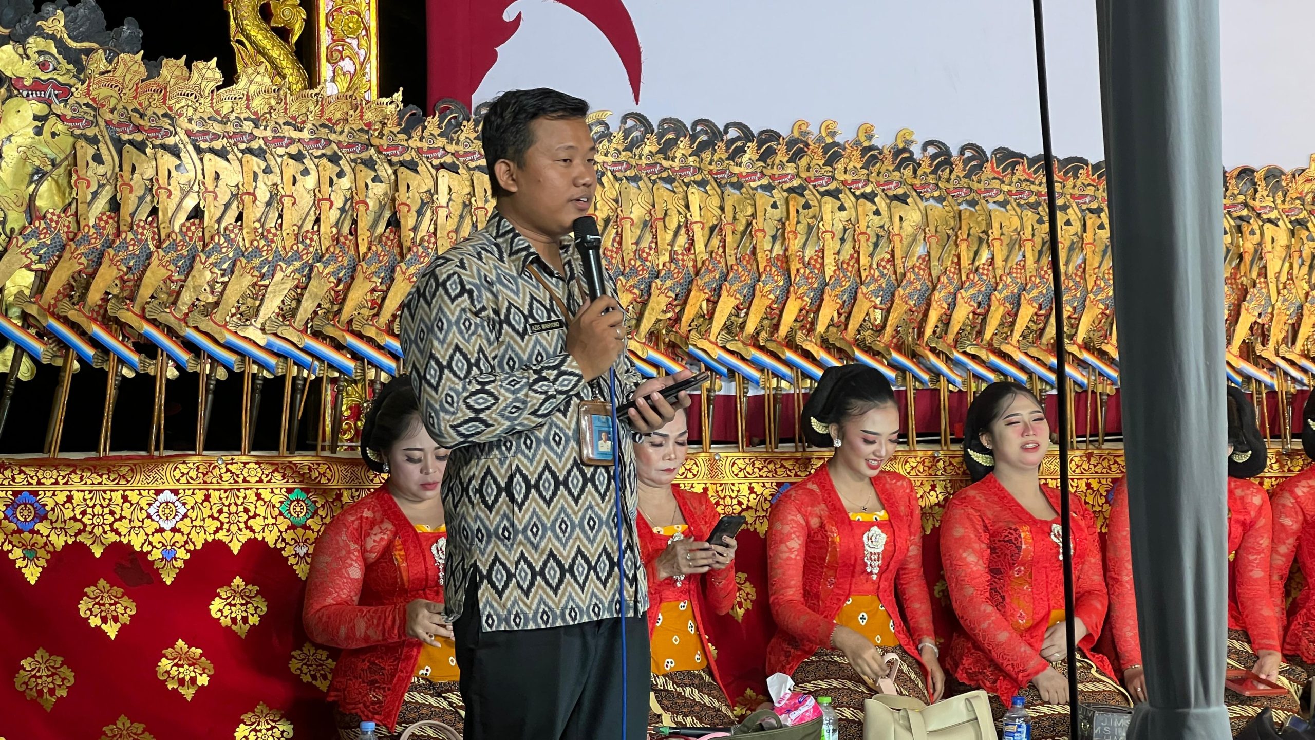 BNN Sosialisasikan Bahaya Narkoba di Tasyakuran 101 Tahun Desa Grenggeng